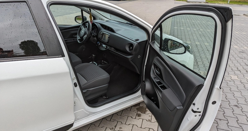 Toyota Yaris cena 61999 przebieg: 36200, rok produkcji 2019 z Krynki małe 781